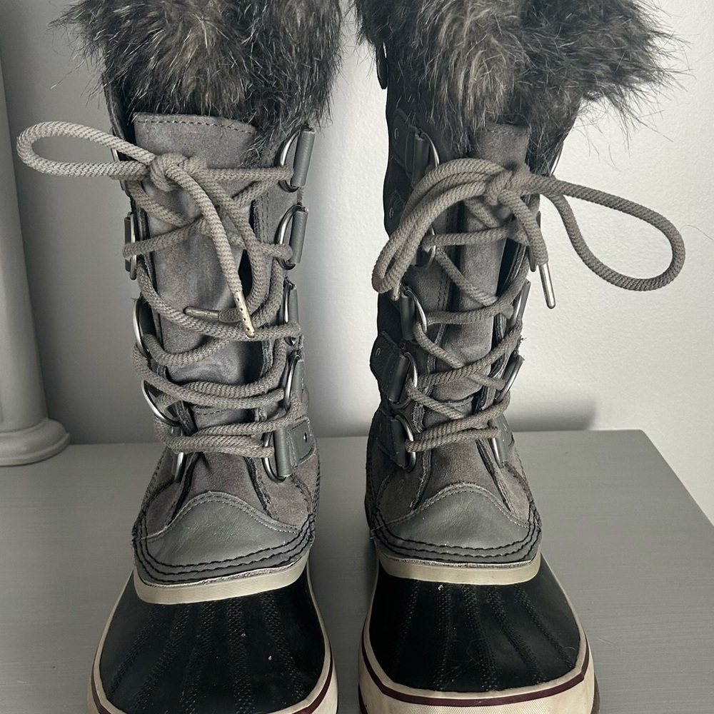 Women's Sorel Joan of Artic Gray and Black Winter Boots quarry
